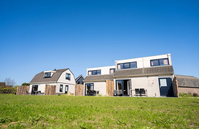 Holiday Home on Texel With Garden Terrace - Foto 1