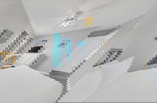 Foto 5 - Crystal Village II, Unit 18A