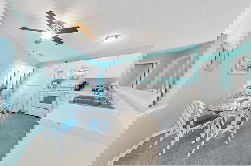 Foto 6 - Crystal Village II, Unit 18A