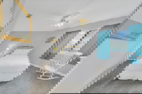 Foto 4 - Crystal Village II, Unit 18A