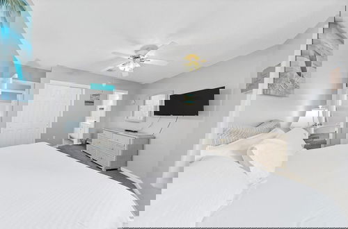 Foto 2 - Crystal Village II, Unit 18A