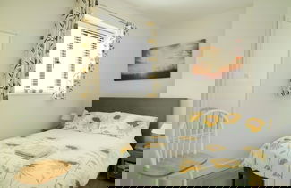 Foto 2 - Modern Apartment in the Cotswolds Sleeps 6
