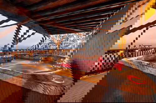Foto 9 - Sky Canyon Lodge by Avantstay Views + Hot Tub