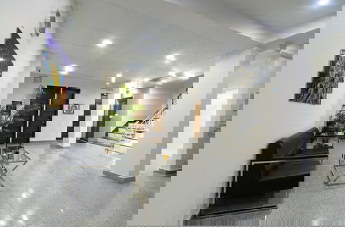 Foto 67 - Glamorous 1 Bhk Apartment w Balcony Gym