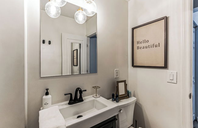 Trendy Studio for 4 w/ Community Pool! - Foto 9