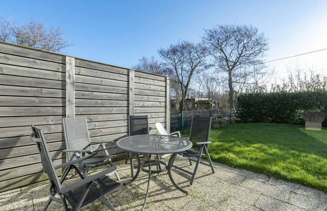 Cozy Holiday Home With Terrace - Foto 17
