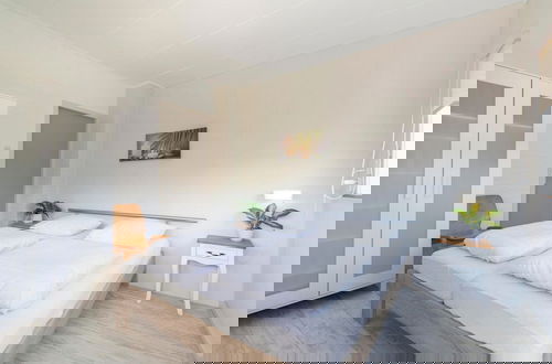 Foto 3 - Cozy Holiday Home Near Dunes