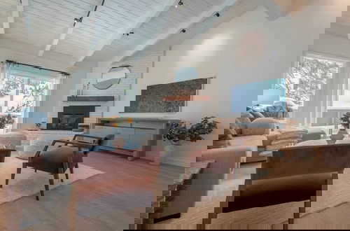 Foto 7 - Tahoe Dreamin by Avantstay Central Location