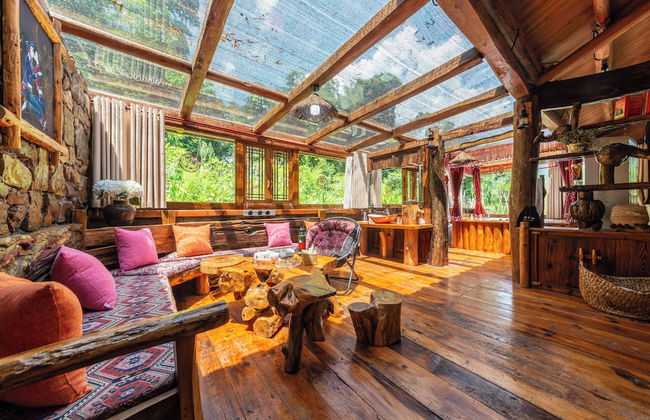 Glass Inn - Photo 3