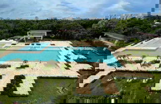 Photo 1 - Coral Cliff Apt 1Br 2Bds 4Pax 10THFloor