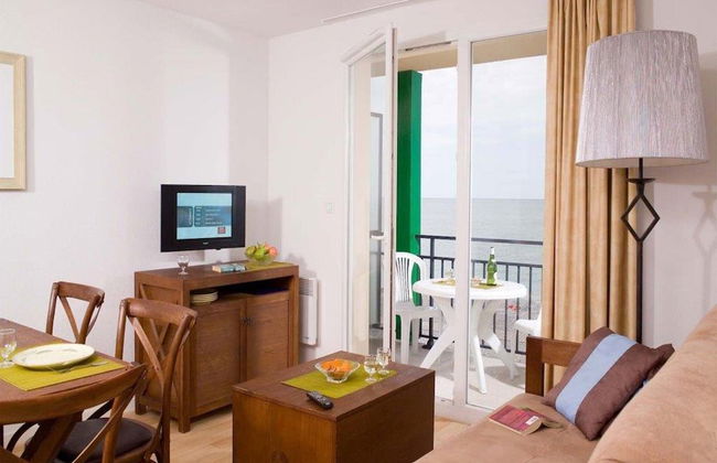 Comfortably Furnished Apartment With a sea View - Foto 8