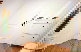 Foto 1 - Comfy Apartment With 1 Bedroom and Balcony 134