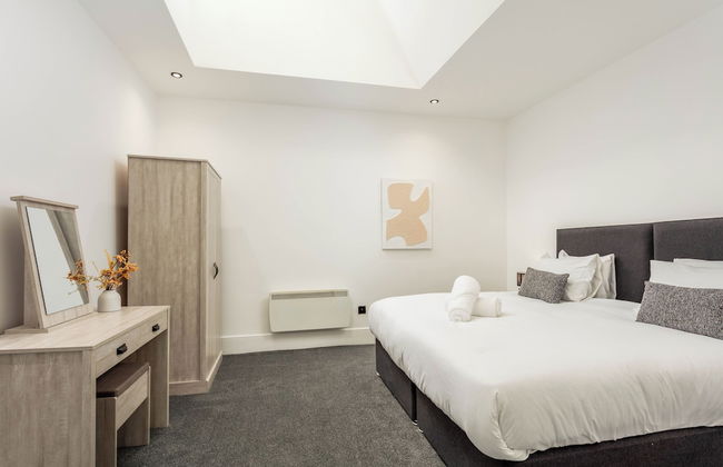 Wellington Lodge - Donnini Apartments - Photo 3
