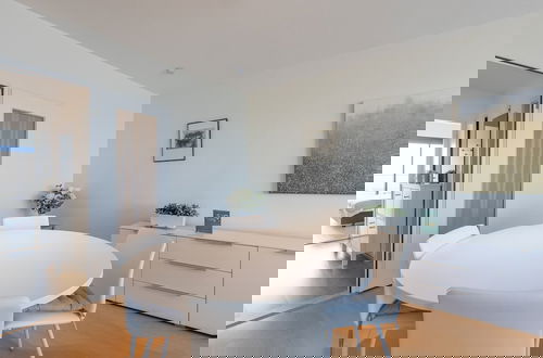 Photo 13 - Cozy 1-bedroom Apartment With Sea View