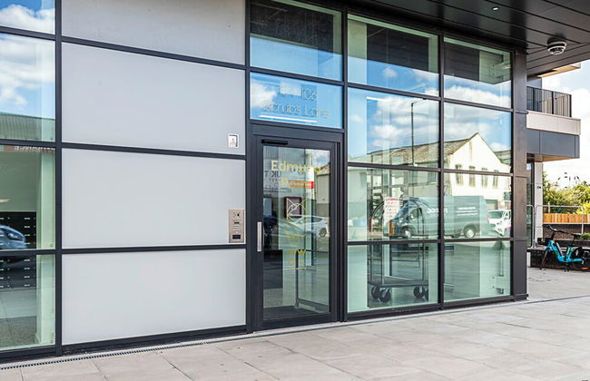 Chic and Sleek Sky-high Apartment - Foto 27