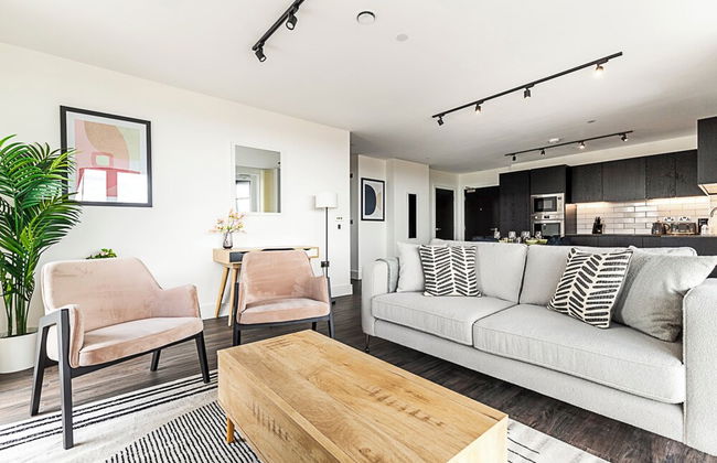 Chic and Sleek Sky-high Apartment - Foto 21