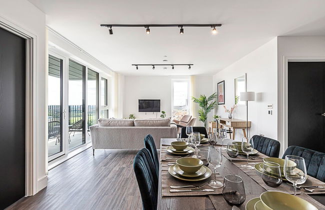 Chic and Sleek Sky-high Apartment - Foto 19