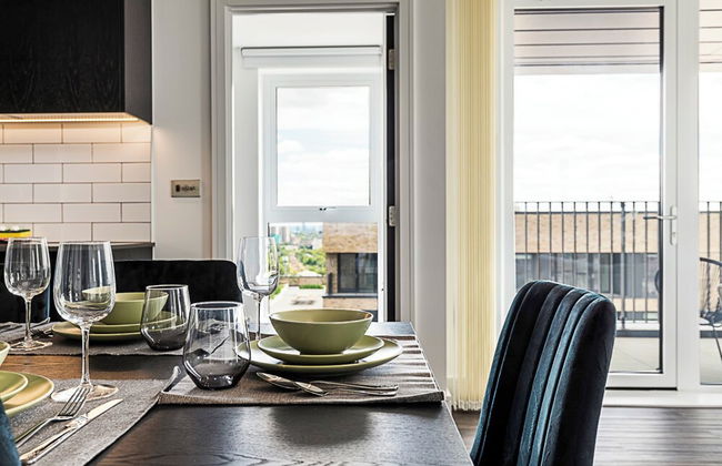 Chic and Sleek Sky-high Apartment - Foto 18