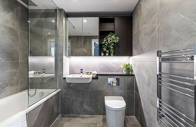 Chic and Sleek Sky-high Apartment - Foto 15