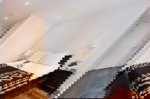 Foto 3 - Vibrant 2BR Retreat in Baker Street