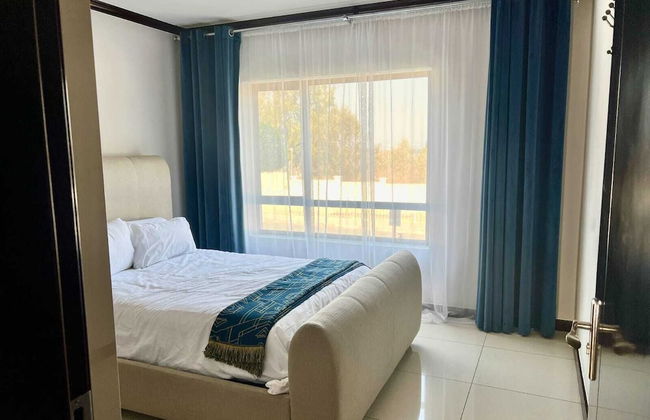 3-bedroom Luxury Apartment - Photo 8