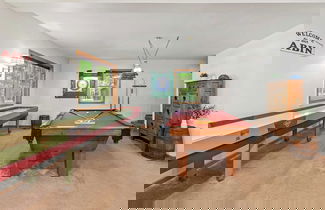 Foto 2 - Tawny and Peaceful Game Room, Firepit, Patio/deck, Workspace
