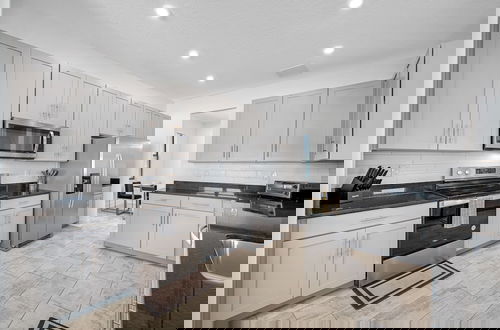 Foto 29 - Luxury Modern Villa w/ Pool, Jacuzzi & Amenities!