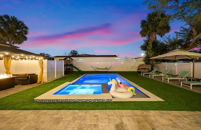 Luxury Modern Villa w/ Pool, Jacuzzi & Amenities! - Foto 53