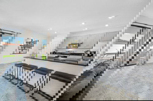 Foto 28 - Luxury Modern Villa w/ Pool, Jacuzzi & Amenities!
