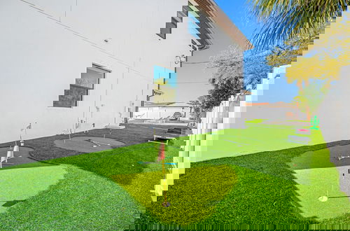 Foto 76 - Luxury Modern Villa w/ Pool, Jacuzzi & Amenities!