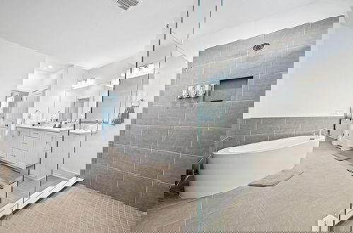 Foto 40 - Luxury Modern Villa w/ Pool, Jacuzzi & Amenities!