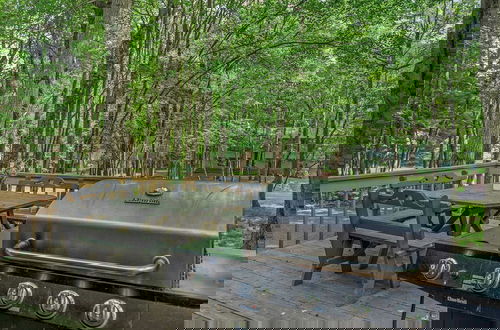 Foto 5 - Hygge Home by Avantstay Deck for Outdoor Living, Fire Pit, Game Table