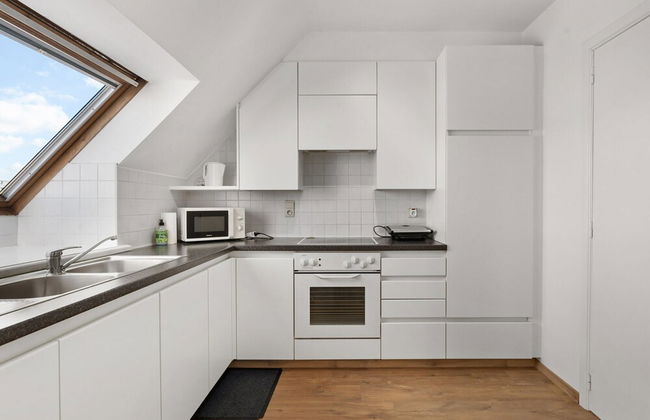 Beautiful Apartment Near Center - Photo 5
