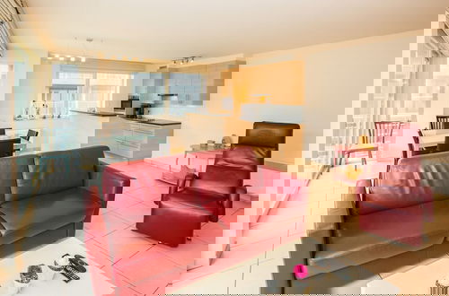 Photo 5 - Bright Apartment With Terrace