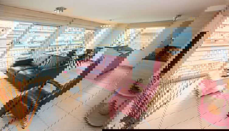 Foto 1 - Bright Apartment With Terrace