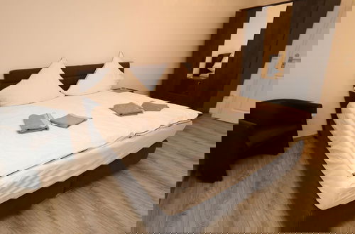 Photo 6 - Cosy Apartment in Essen With Balcony