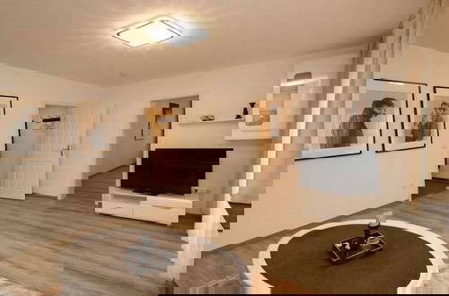 Photo 14 - Cosy Apartment in Essen With Balcony
