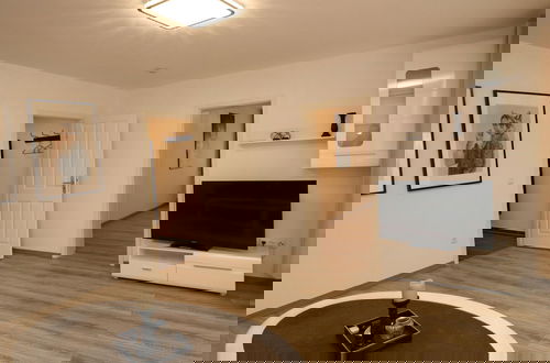 Photo 13 - Cosy Apartment in Essen With Balcony