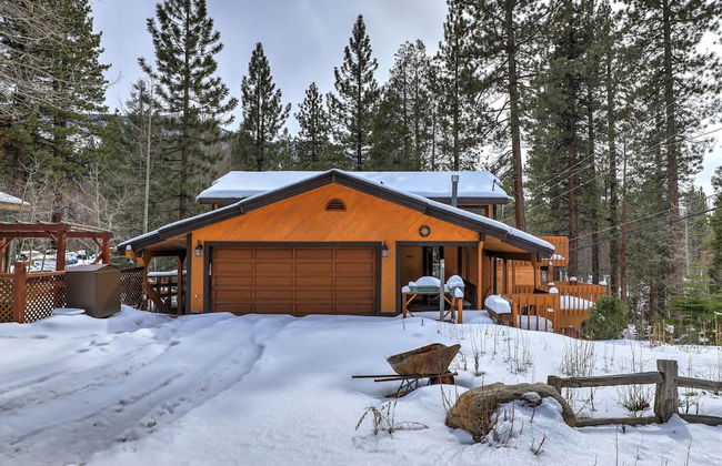 Tahoe Forest Chalet 3BR House w/ Mountain Views - Foto 1