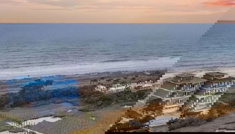 Foto 1 - Sleeps 24! Priv Beach Boardwalk, Pool, Ocean View 24 Bradley Cir by Avantstay