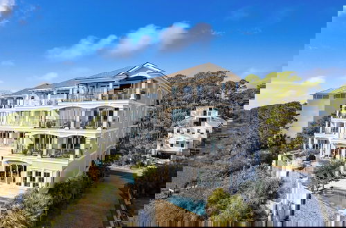 Foto 14 - Sleeps 24! Priv Beach Boardwalk, Pool, Ocean View 24 Bradley Cir by Avantstay