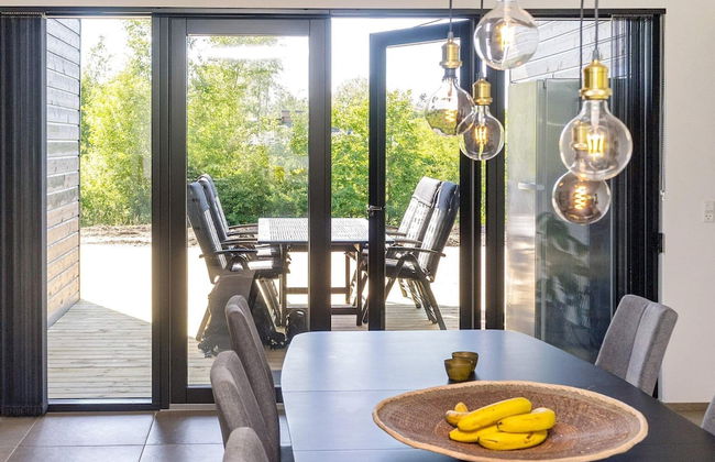 8 Person Holiday Home in Logstor - Foto 17