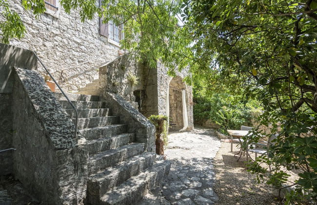 Beautiful Holiday Home With Private Pool - Photo 38