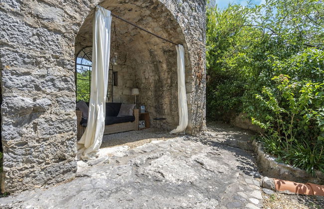 Beautiful Holiday Home With Private Pool - Photo 19
