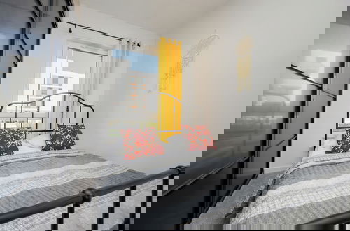 Foto 3 - Apartment With Garden by Renters