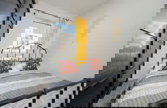 Foto 3 - Apartment With Garden by Renters
