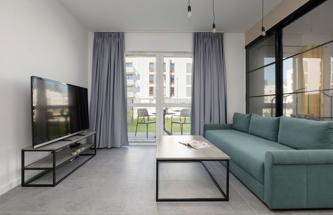 Apartment With Garden by Renters - Photo 9