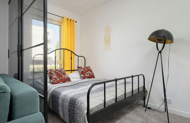Apartment With Garden by Renters - Photo 2