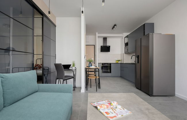 Apartment With Garden by Renters - Photo 10