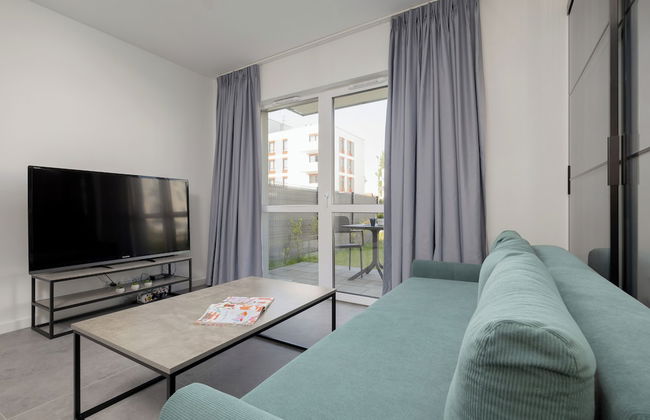 Apartment With Garden by Renters - Photo 12